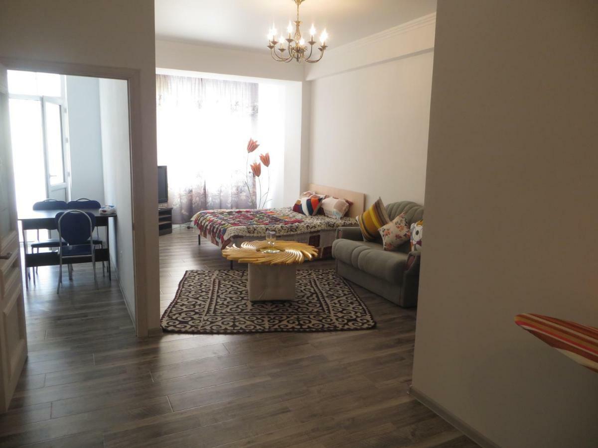 Bishkek House Apartament Екстериор снимка